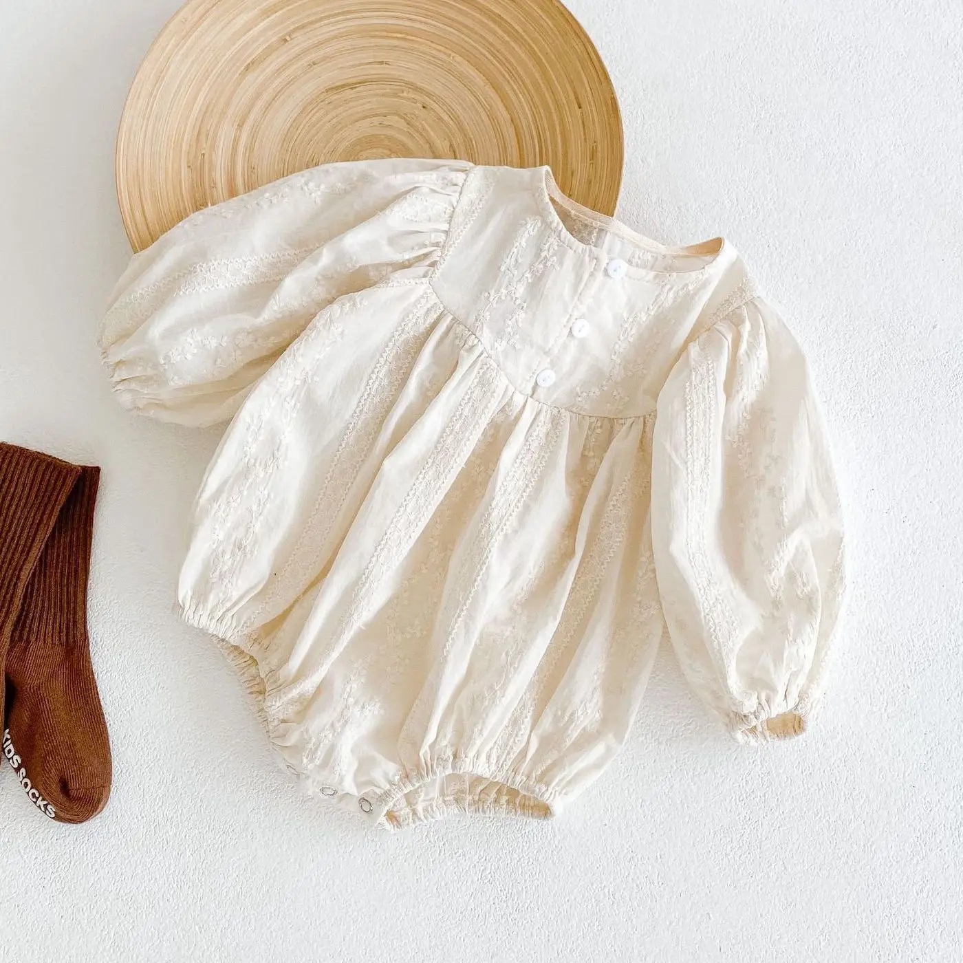 

Newborn Baby Clothes Girls Rompers Beige Jacquard Jumpsuit Long Sleeve Cotton Infant Kid Jumpsuit Playsuit Outfits Baby Clothing