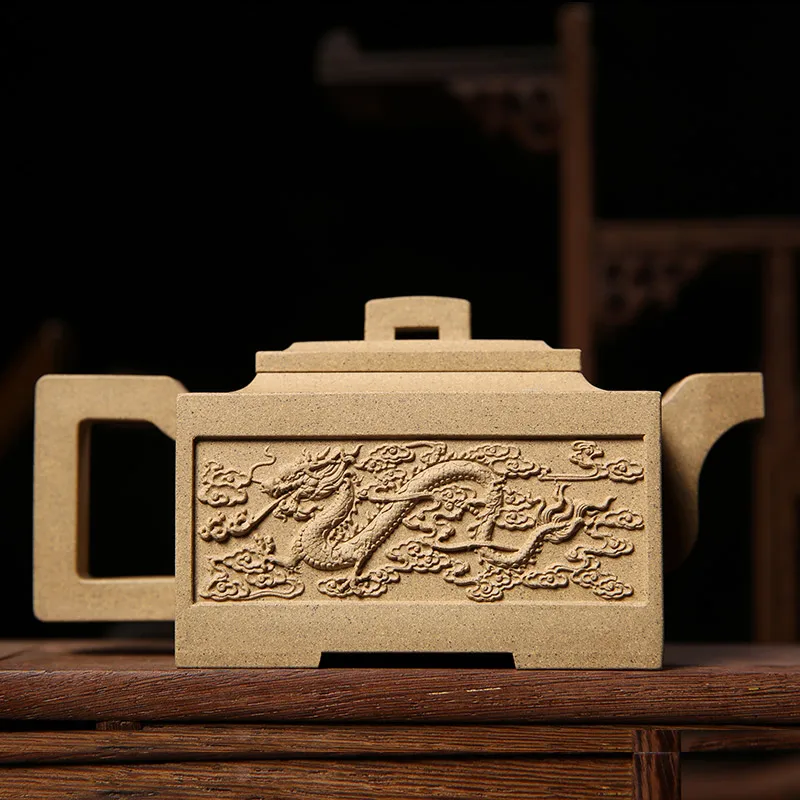 

Yixing Zisha teapot is a pure handmade teapot