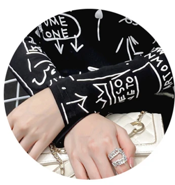 

Spring Fall Korean Style Print Letter T-Shirt Girl Chic Sexy Cartoons Graffiti Women Tops Long Sleeve Cotton Tees 2021 T11010A