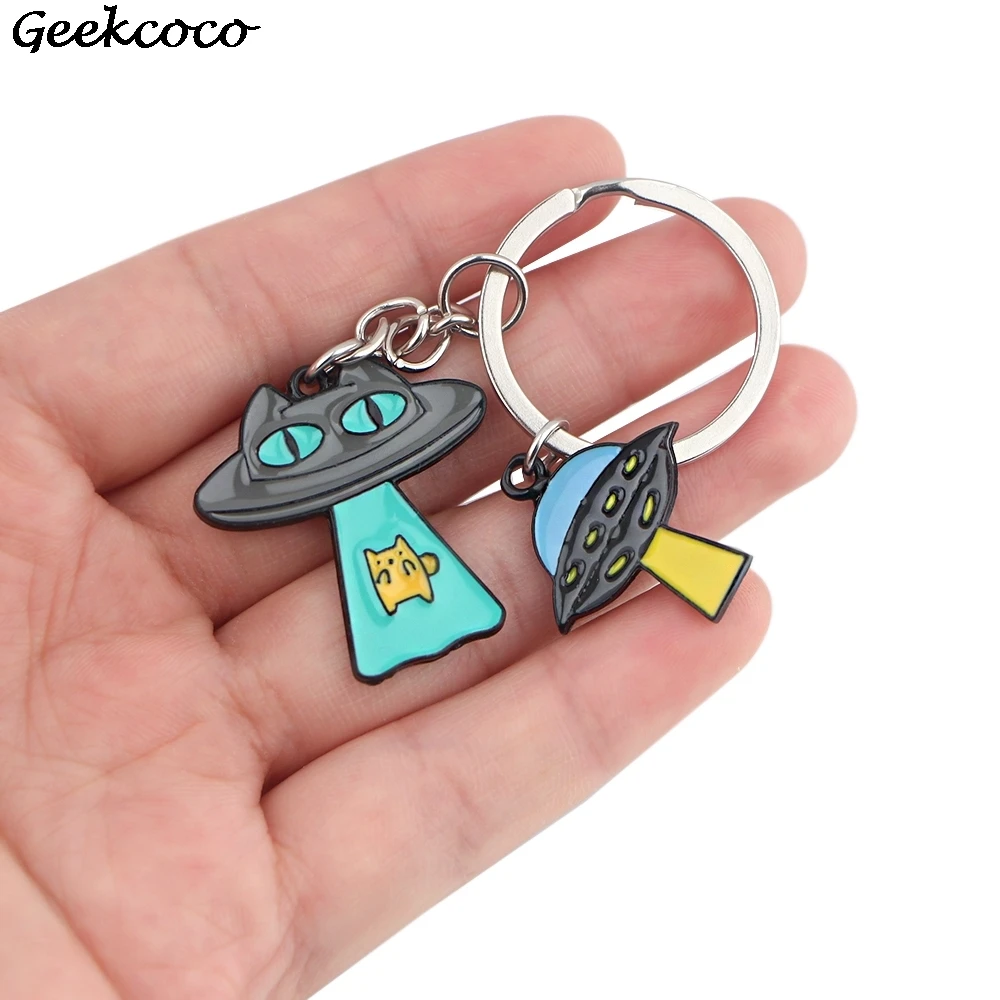 

10pcs/lot J1708 Funny UFO Keychain Keys Ring Gift For Movies Pendant Key Holder Car Cartoon key Rings For Fans Jewelry