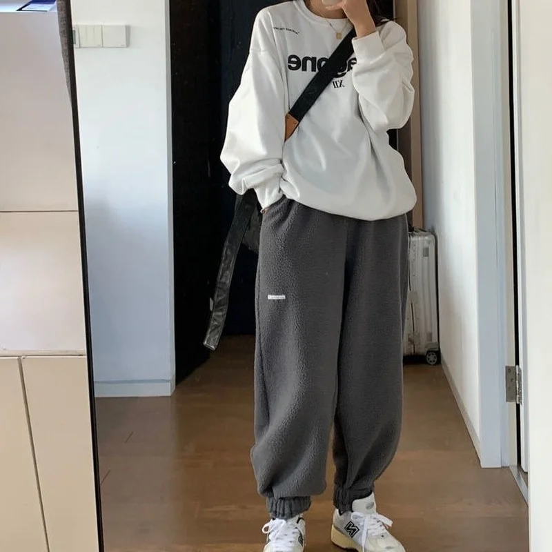 

Lamb cashmere thick pants women 2021 solid color y2k autumn and winter new retro loose straight leggings plus cashmere pants ins