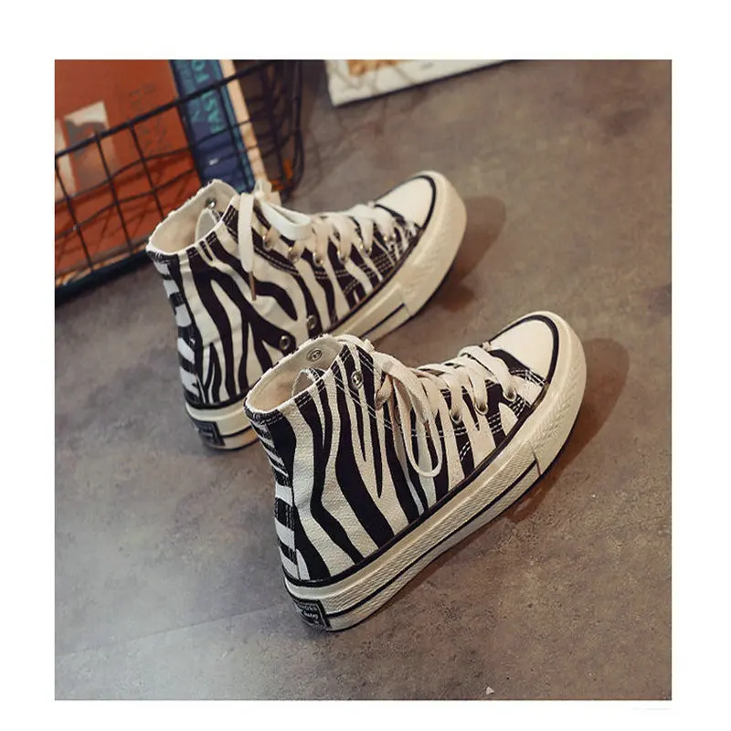 

Classic Woman Canvas Shoes 2019 new autumn High Top Flats Women Vulcanized Shoes Female Leopard Casual Shoes 2019
