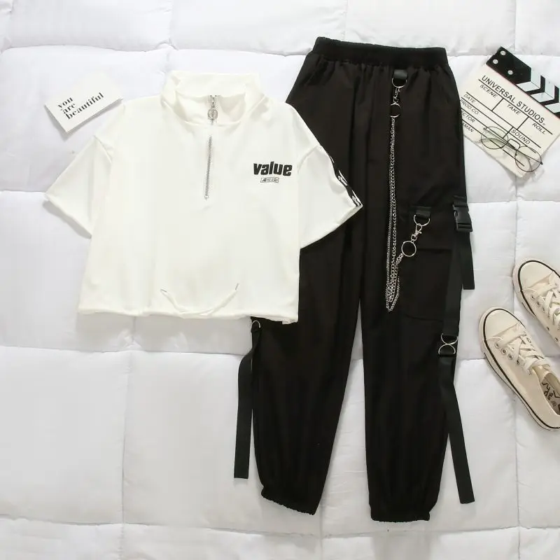 

The women's two-piece Korean version of the hip-hop student's umbilical short T-shirt tied loose-fitting fashion sports suit ins