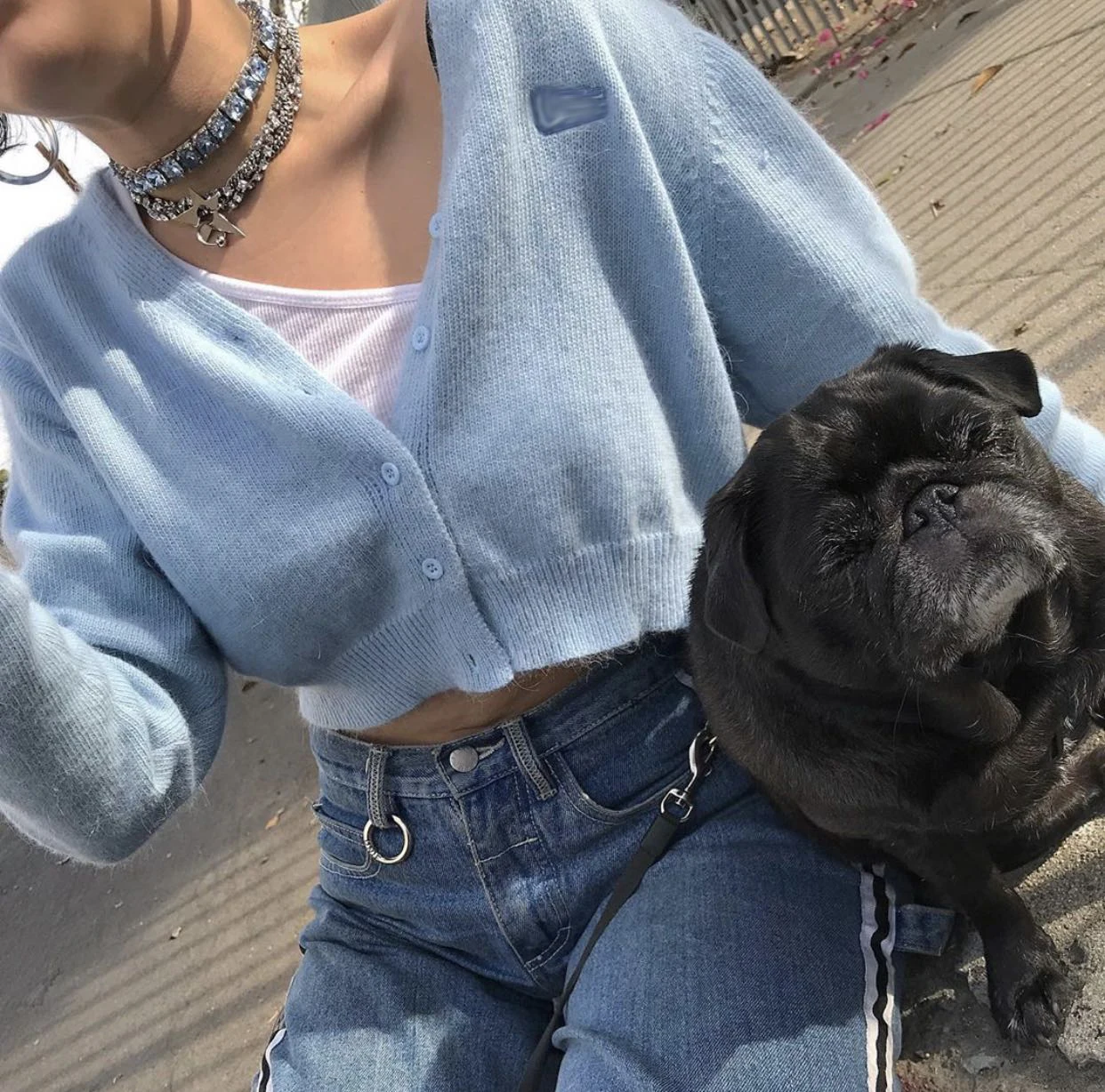 Укороченный трикотажный кардиган Liv синий из ангорской шерсти с вышитым