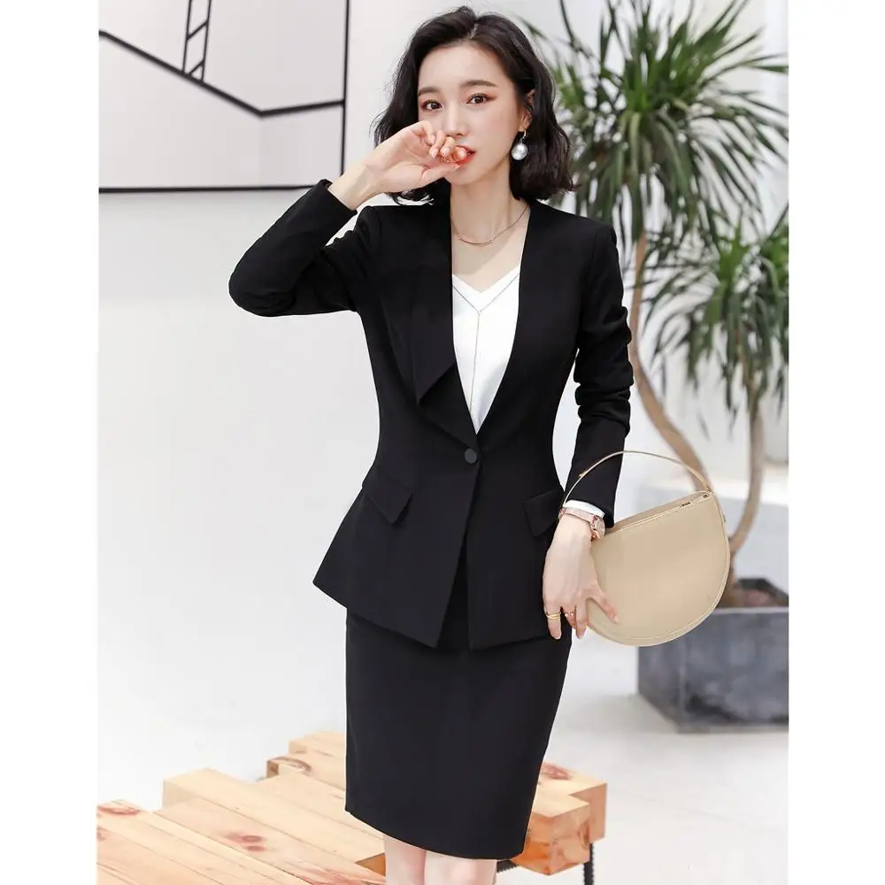 Женский деловой костюм с блейзером темно синий юбкой и жакетом офисная