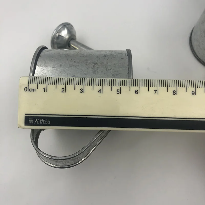 10 шт./лот D5 * H5.5CM мини игрушка Лейка коробка олова металла ороситель цветов