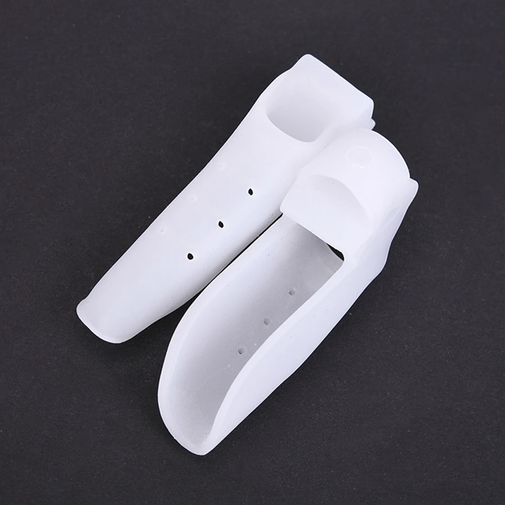 

Double Hole Corrector Toe Protector Silicone Thumb Valgus Protector Preventing Blisters Foot Care Toe Separators