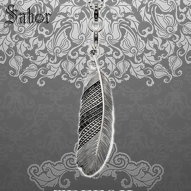 Ожерелье из звеньев цепи с черным фианитом и перьями модные ювелирные изделия