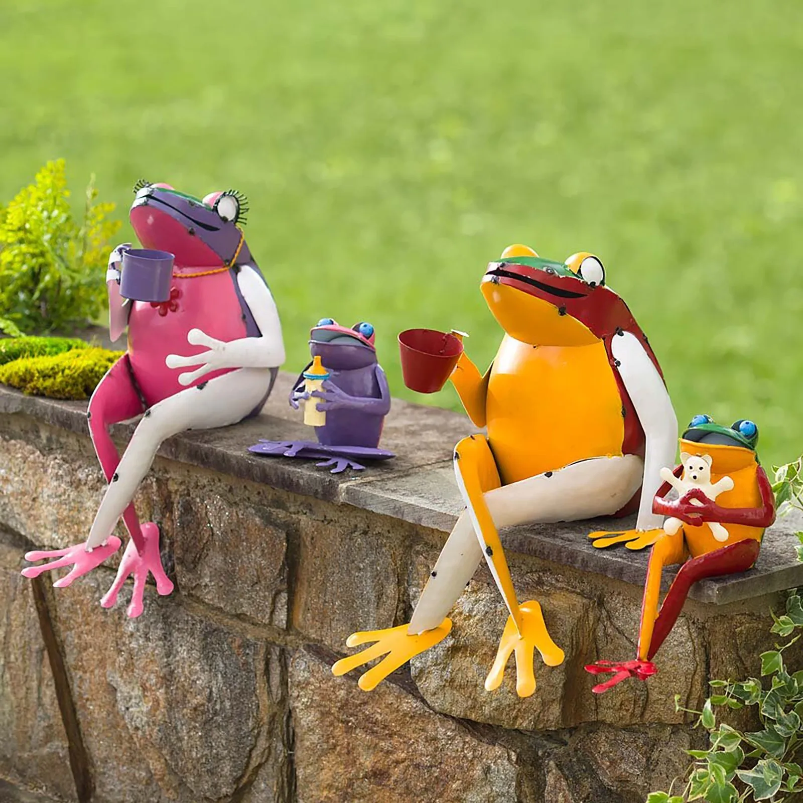

Recycled Metal Coffee Frog Garden Statue Ornament Statue Sculpture Garden Sculptures Family Creative Decoration Indoor Outdoor
