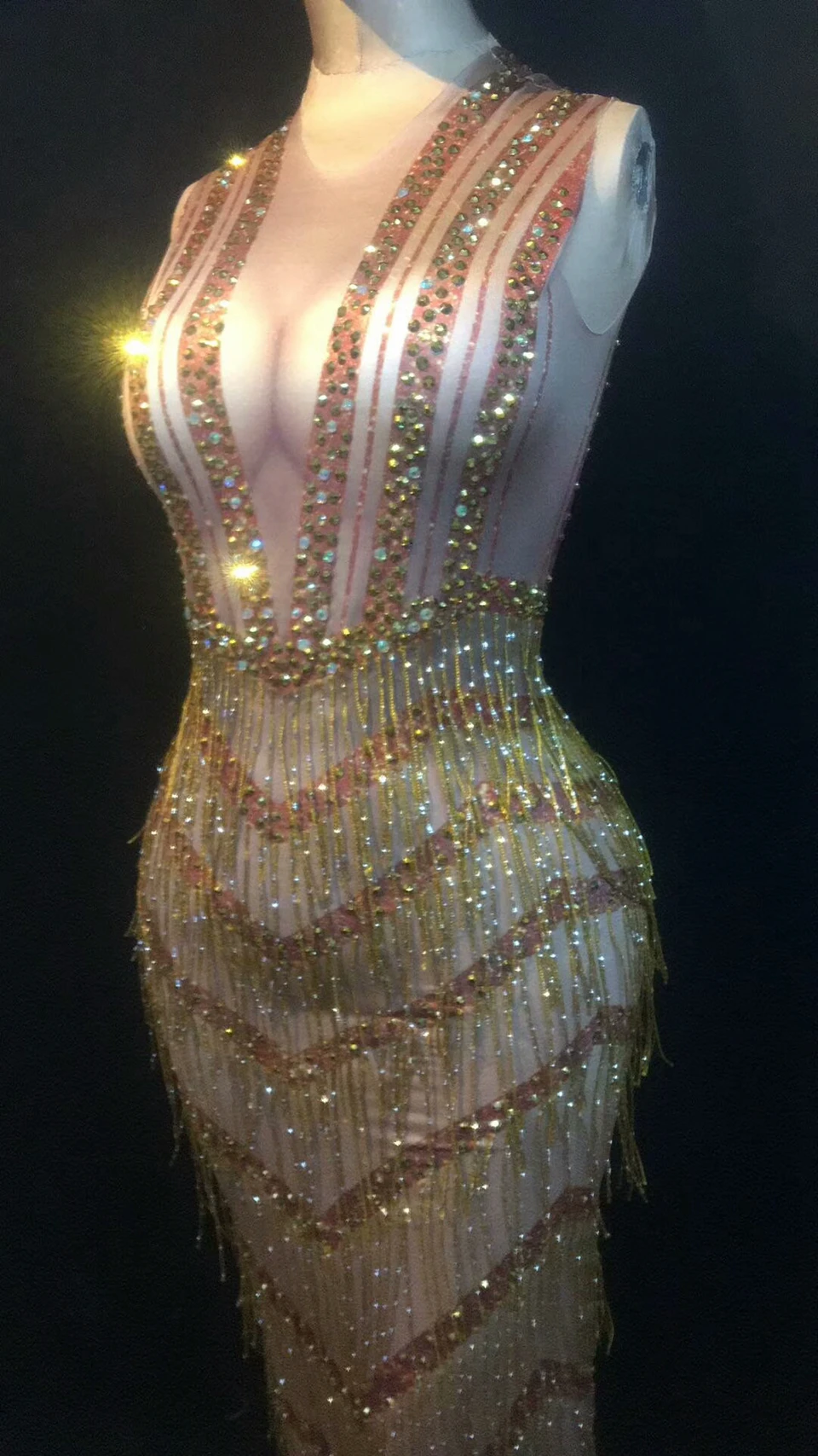 Женское платье стрейч с блестящими кристаллами вечернее праздничное бахромой