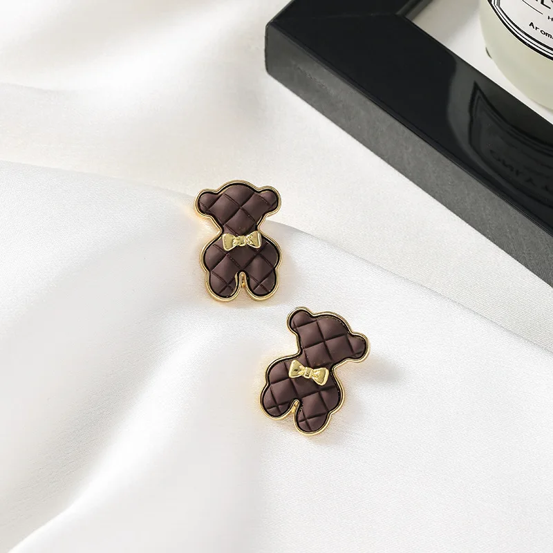 

Korean Version of 925 Silver Needle Chocolate Color Cute Bear Earrings Fashion Retro Girl Heart Earstud