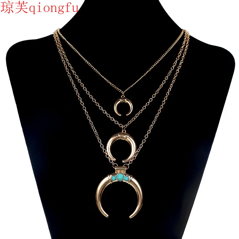 

2021 beach wind Bohemia three-layer circle opening simple gemstone horn clavicle chain sweater chain female necklace ladies gift