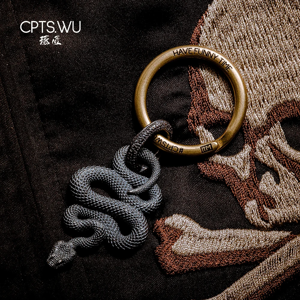 

CPTS.WU Smiley Face Keyring Key Chain Ring Accessories Luxury Bronze Enamel Letter Keychain Metal Couple Gift Men Aesthetic