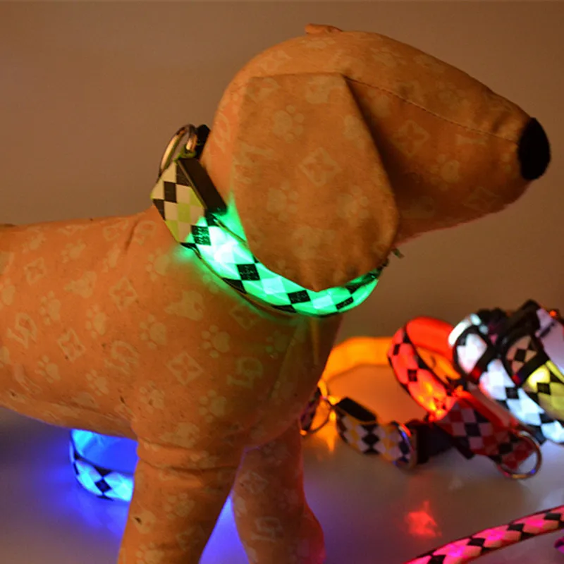 

Nylon LED Pet Dog Collar Night Safety Flashing Glow In The Dark Dog Leash Dogs Luminous Fluorescent Collars Dog Bright Collar