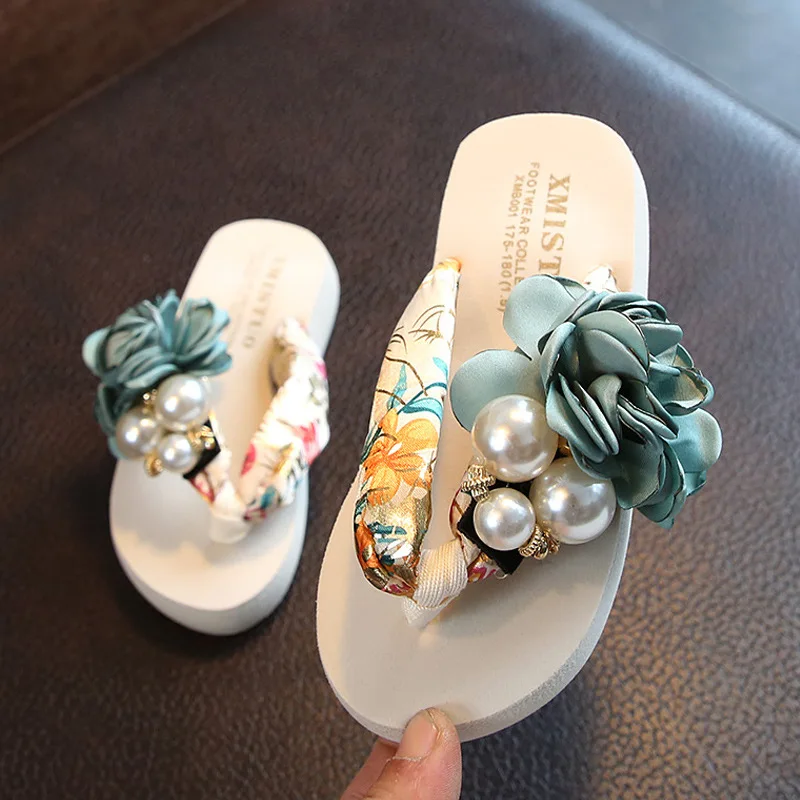 

Summer 2021 new non-slip children's flip flops girls fashion beach shoes outdoor flowers women sandals girls slippers Size 25-42