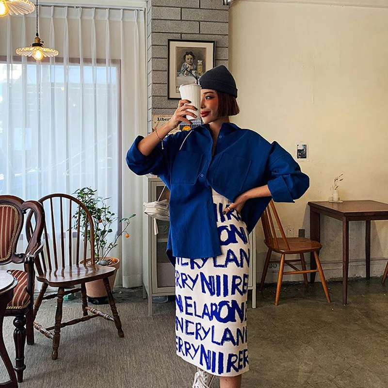 Женская хлопковая блузка с отложным воротником и двумя карманами