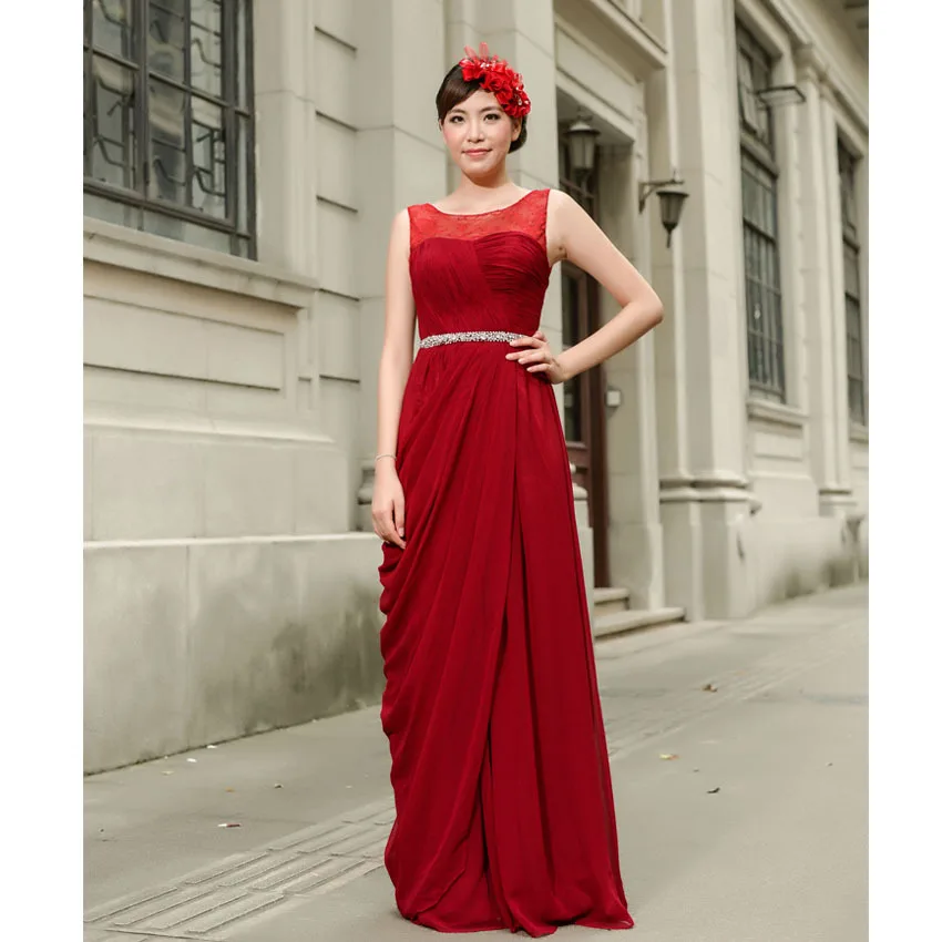 С поясом пояс украшен пришивными крупными стразами кружевное платье vestido de renda 2014