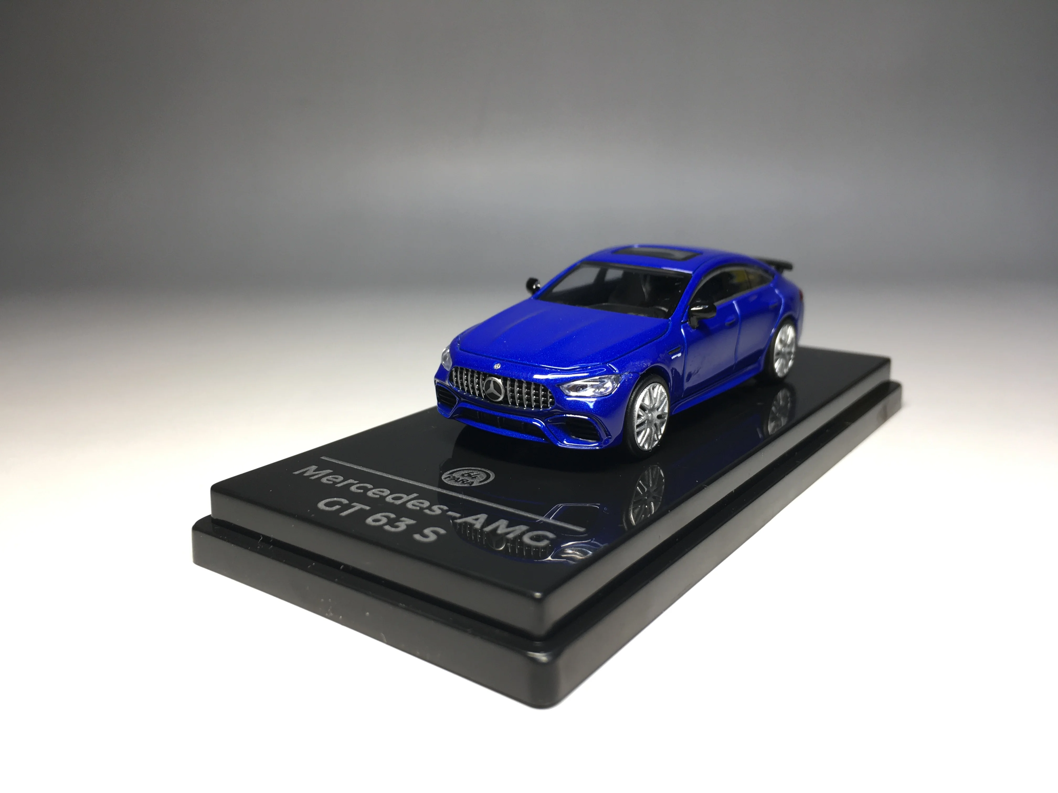

Литая под давлением модель автомобиля Para 1/64 AMG GT63S PA-55281