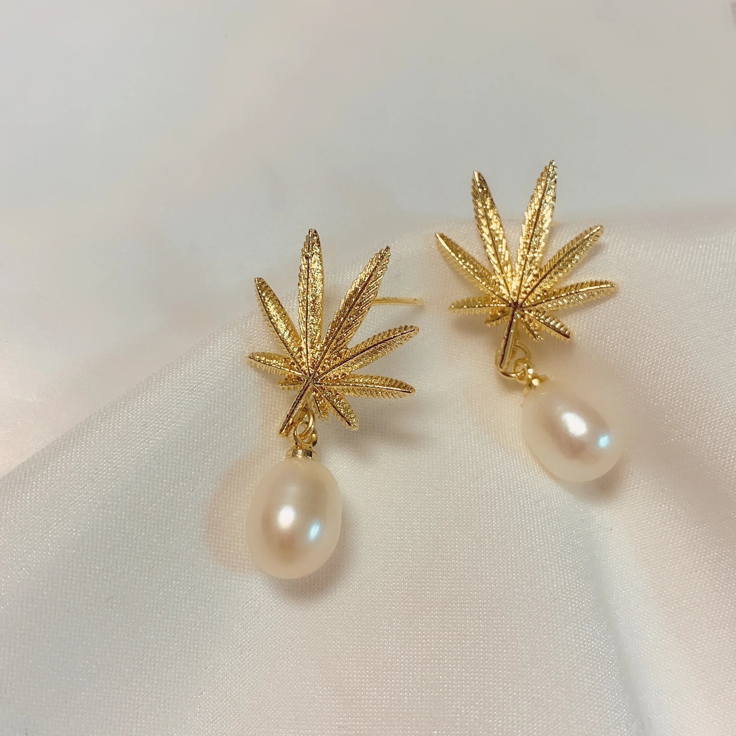 

Korea earrings natural pearl maple leaf earrings 14K gold zircon earrings for women's party jewelry gifts earings fashion jewelr