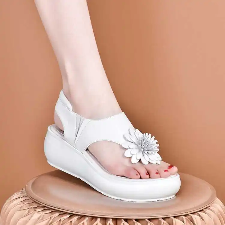 

2021 summer new sandals spring and summer cowhide flower belt buckle round head waterproof platform slope heel women's shoes