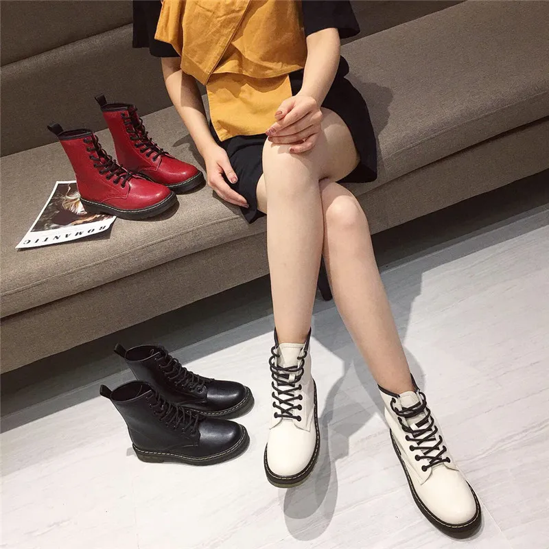 Bootee/ женские ботинки на низком каблуке; женские ботильоны; роскошные дизайнерские ботинки с круглым носком; женские короткие ботинки со шнуровкой в стиле рок