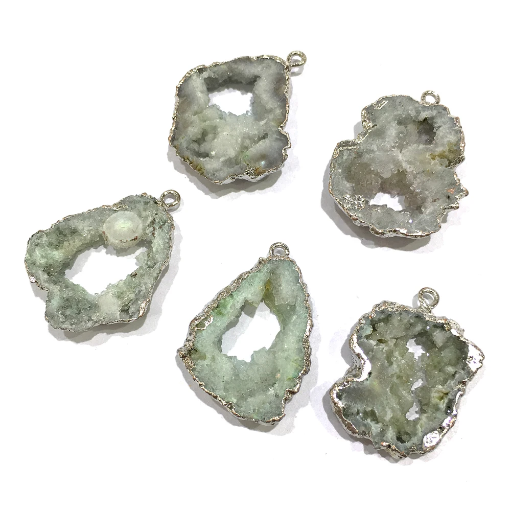 Подвеска из натурального кварцевого камня с кристаллом Агаты друзой Подвески