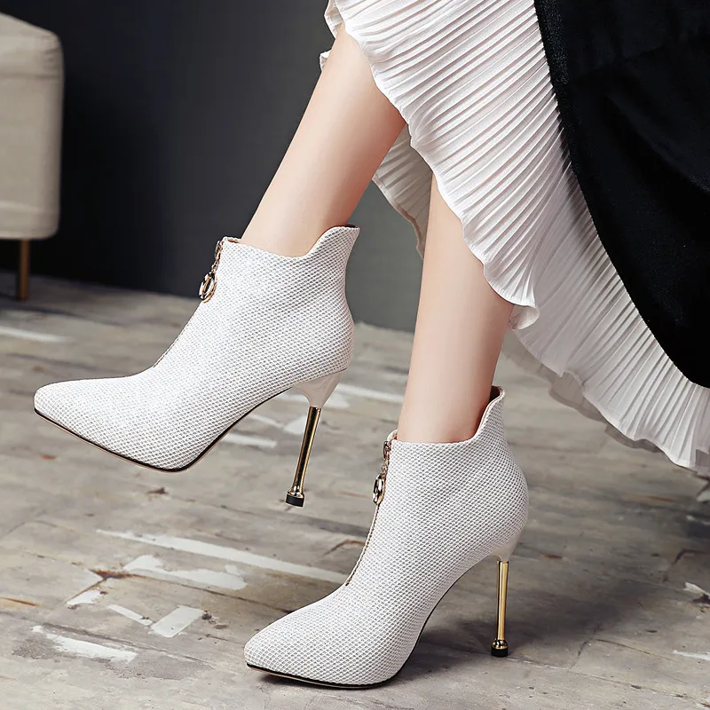 YMECHIC/2019 г. Осенне-зимние черные сапоги на шпильке женские пикантные белые