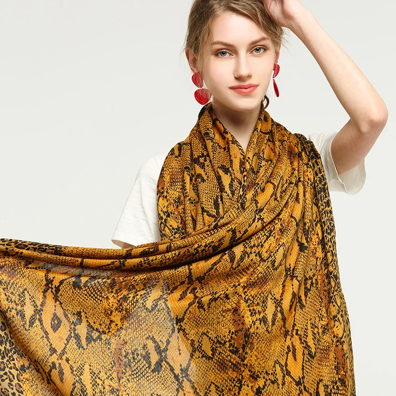 

2021 Women Keep Warm Cotton Linen Scarf Lady Soft Wraps Serpentine Leopard Pattern Print Shawls Female Elegant Hijab 180x90cm