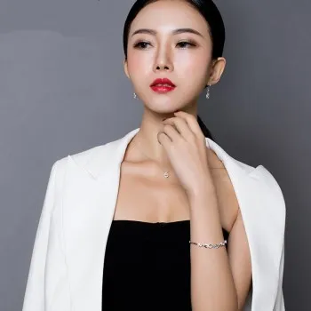 

Japanese and Korean Simple Temperament Bracelet Love Bracelet H179