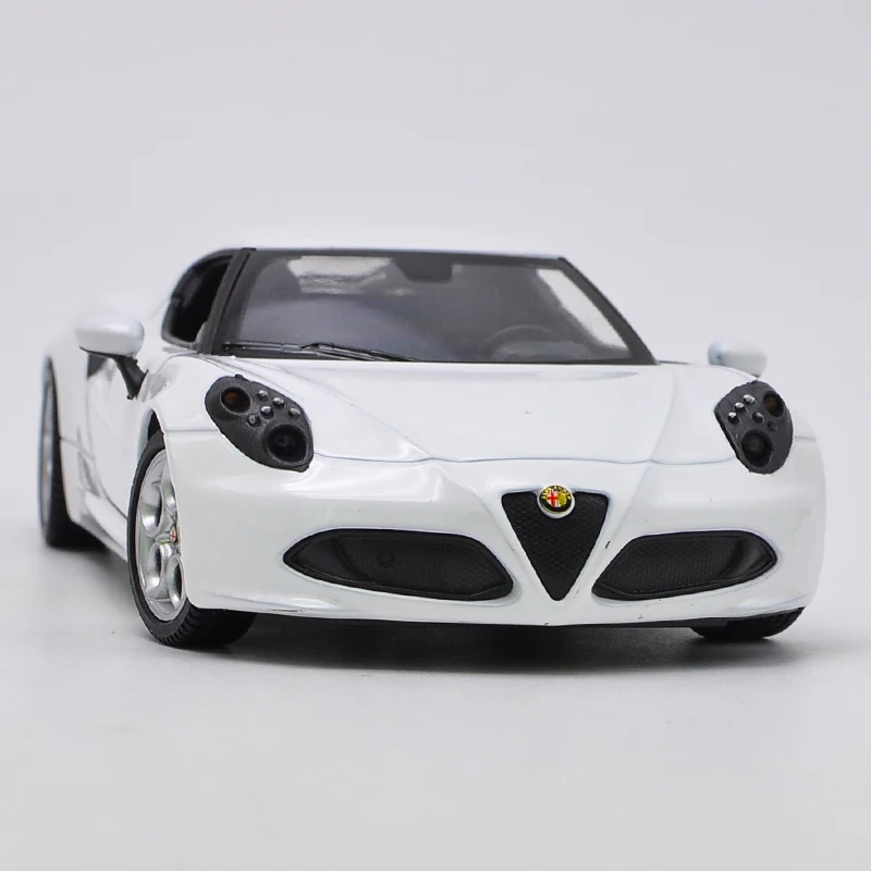 Изысканный 1:24 ALFA Romeo 4C спортивный автомобиль сплав модель моделирование литой