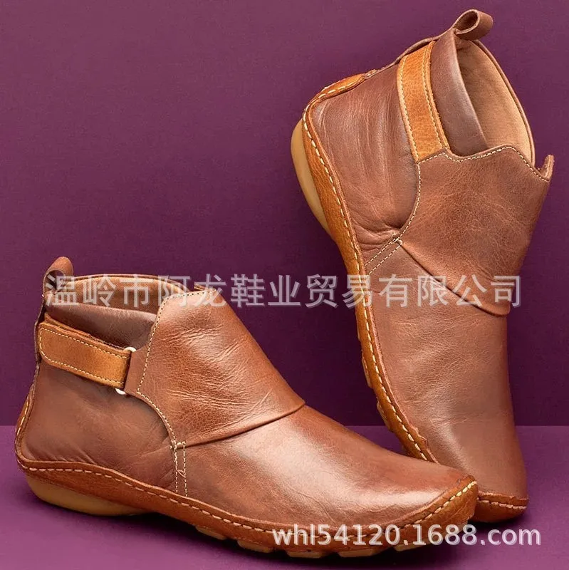 Женские ботинки на танкетке со шнуровкой короткие однотонные Винтажные плоской