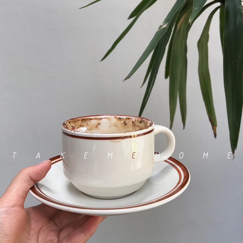 

Ceramic European Tea Cup Set Creative Modern Luxury Simple Coffee Cup Saucer Set Small Wedding Xicara Kitchen Supplies EB50BD