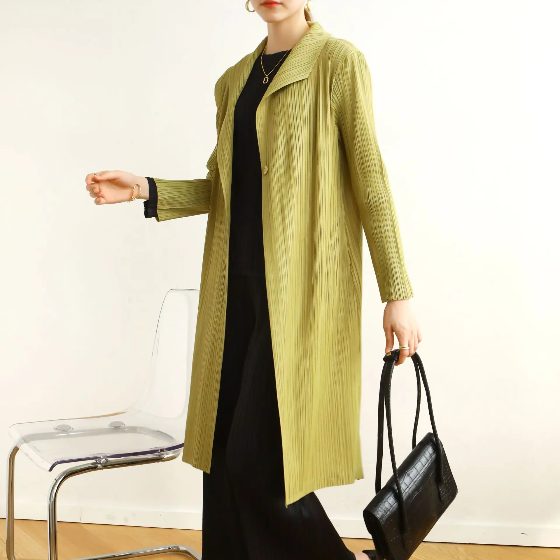 

The new casual coat 2021 autumn miyake pleated folda temperament elegant mid-length fashion solid windbreaker jackets