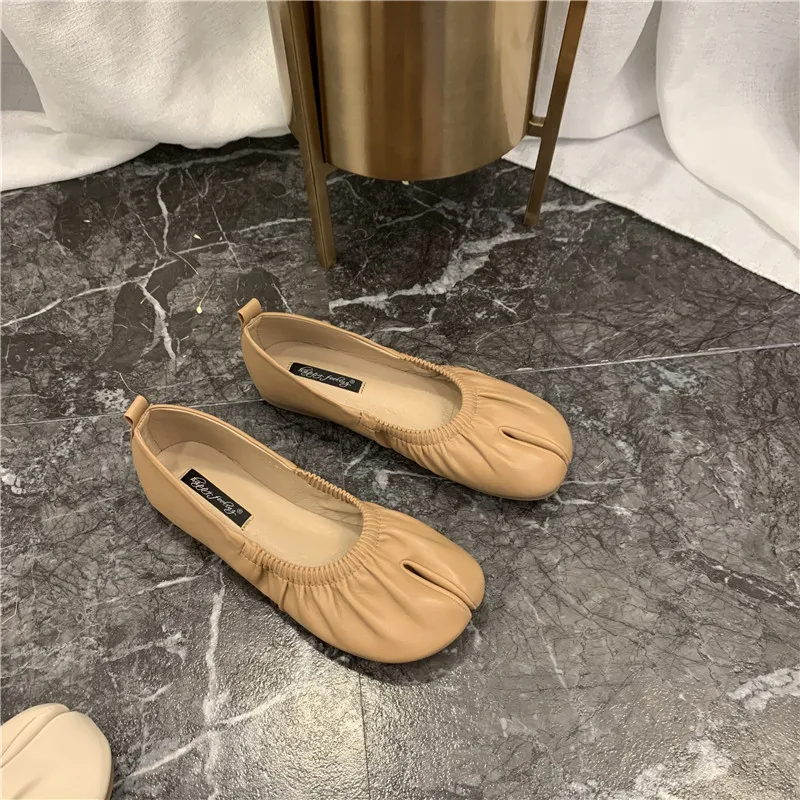 

Women Shallow Mouth Autumn Round Toe Casual Female Sneakers Flat Shoes Slip-on Fall New Dress Slip On Leisure Basic Rubber Pleat