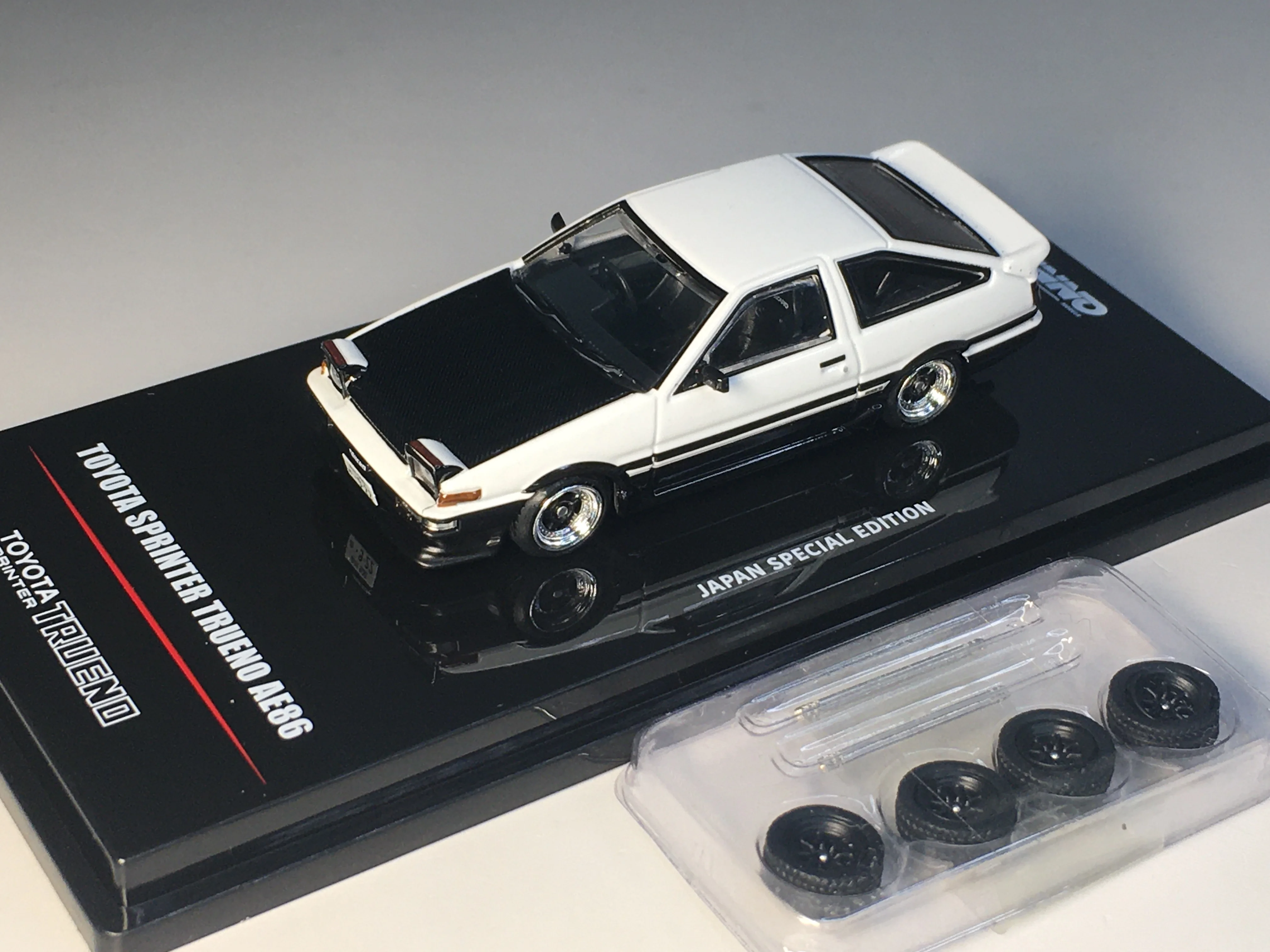 

Коллекция автомобилей Inno 1:64 Japan Special Edition Toytota Sprinter Trueno AE86, лимитированная коллекция автомобилей