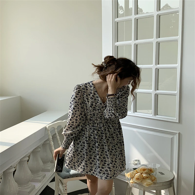 

Women 2021 Spring Vintage Floral V-neck Long Sleeve Dresses For Autumn High Waist Dress Casual Chiffon Plus Size Streetwear Y467