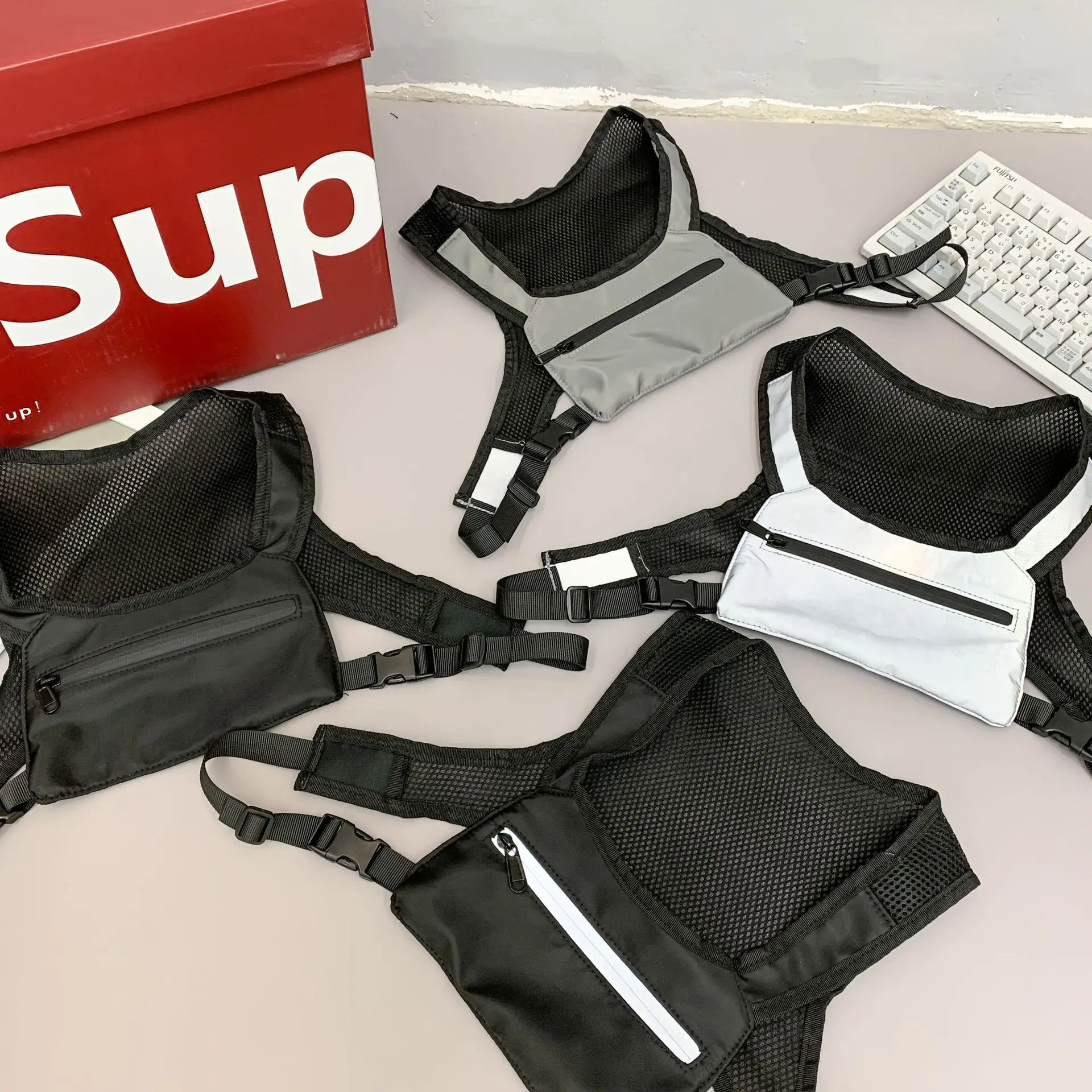 

Weysfor Chest Rig Men Bag Casual Function Outdoor Chest Bag Small Tactical Vest Bags Streetwear Male Fanny Pack Waist Bags Kanye