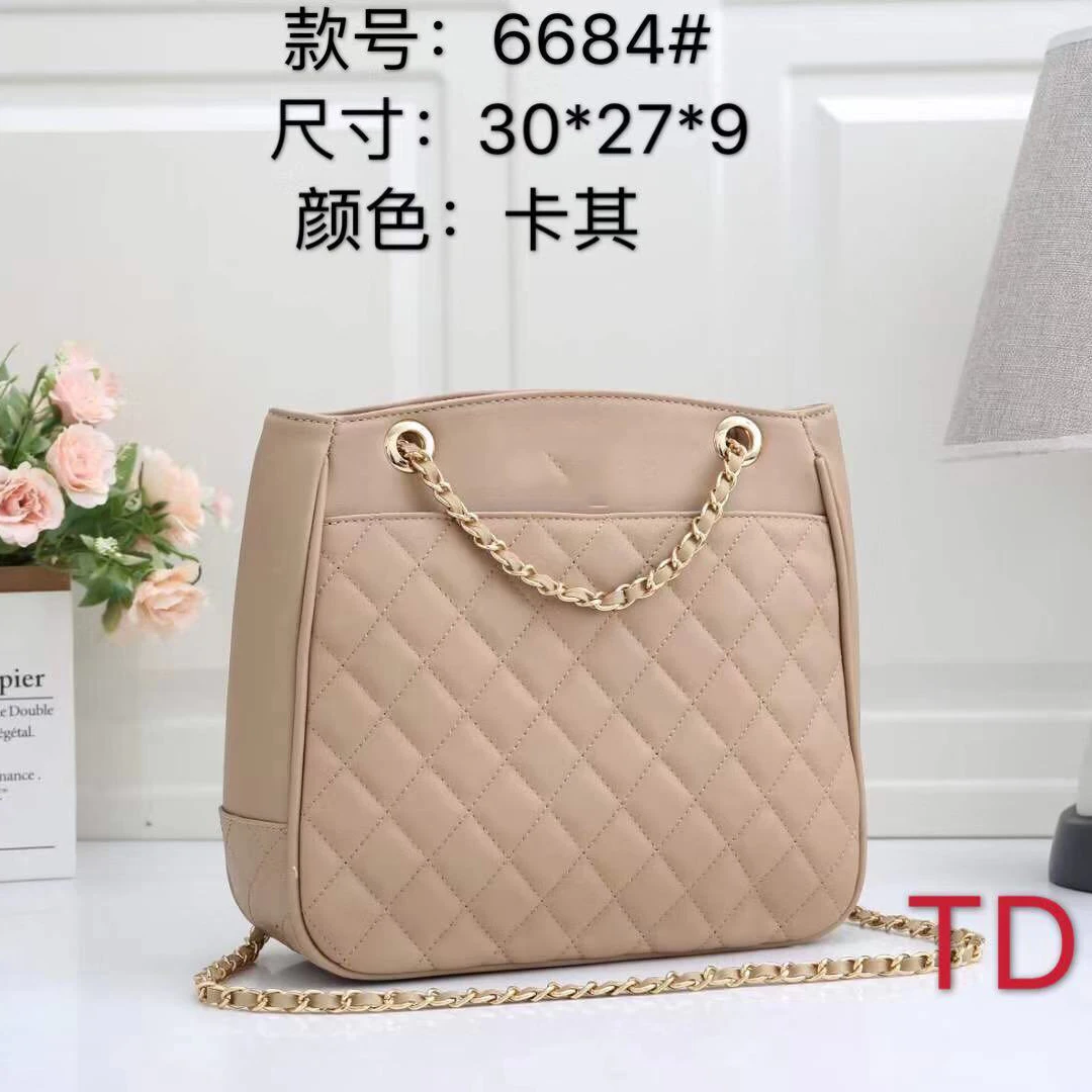 

Новинка 2021, роскошная женская сумка на одно плечо VIP bags3