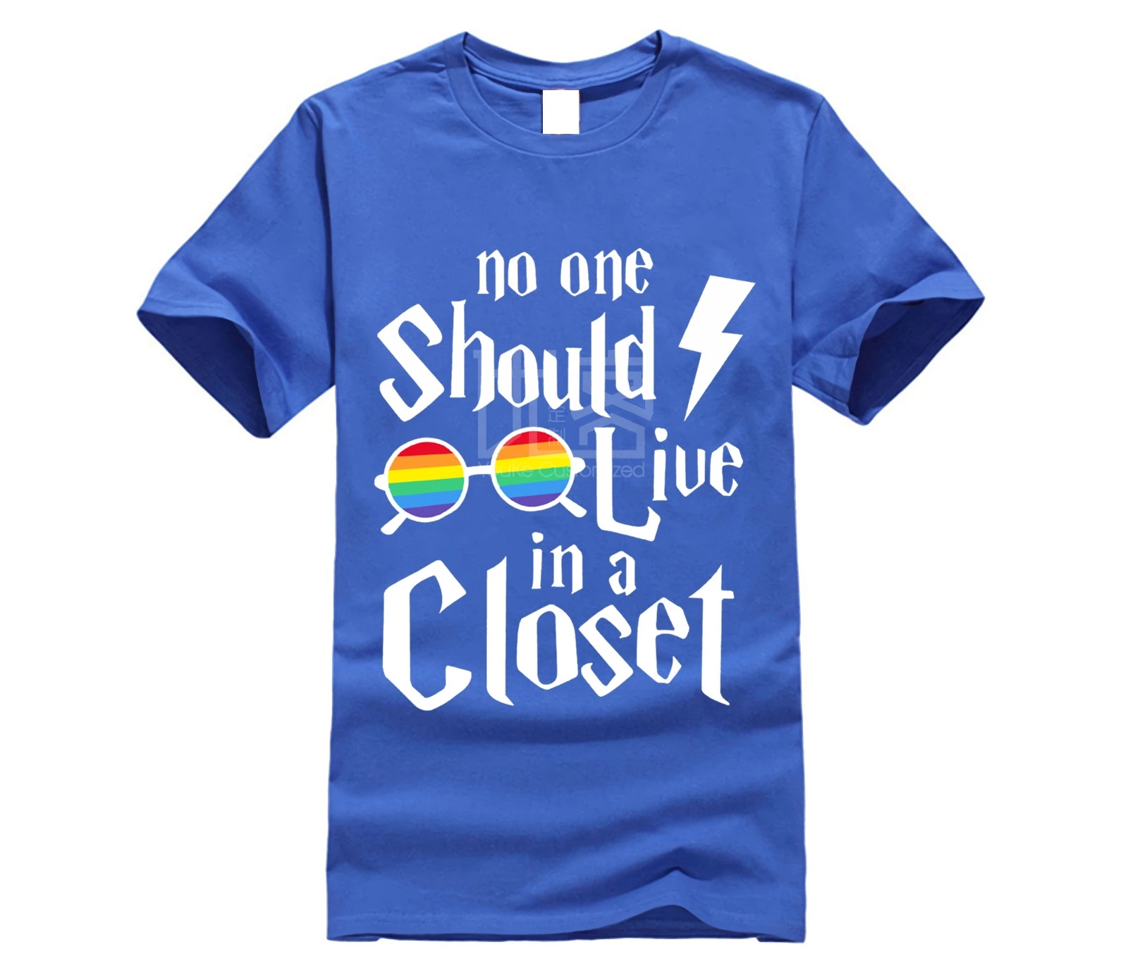 Никто не должен жить в шкафу футболка самая популярная мире | Мужская одежда