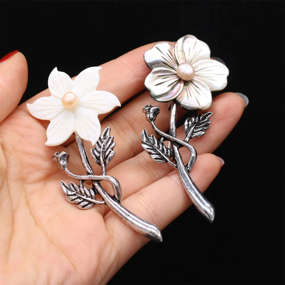 

Vintage Pendant Charms Natural Mother of Pearl Shell Brooches for Women Bridal Jewelry Wedding Pins Scarves Accessories Gift