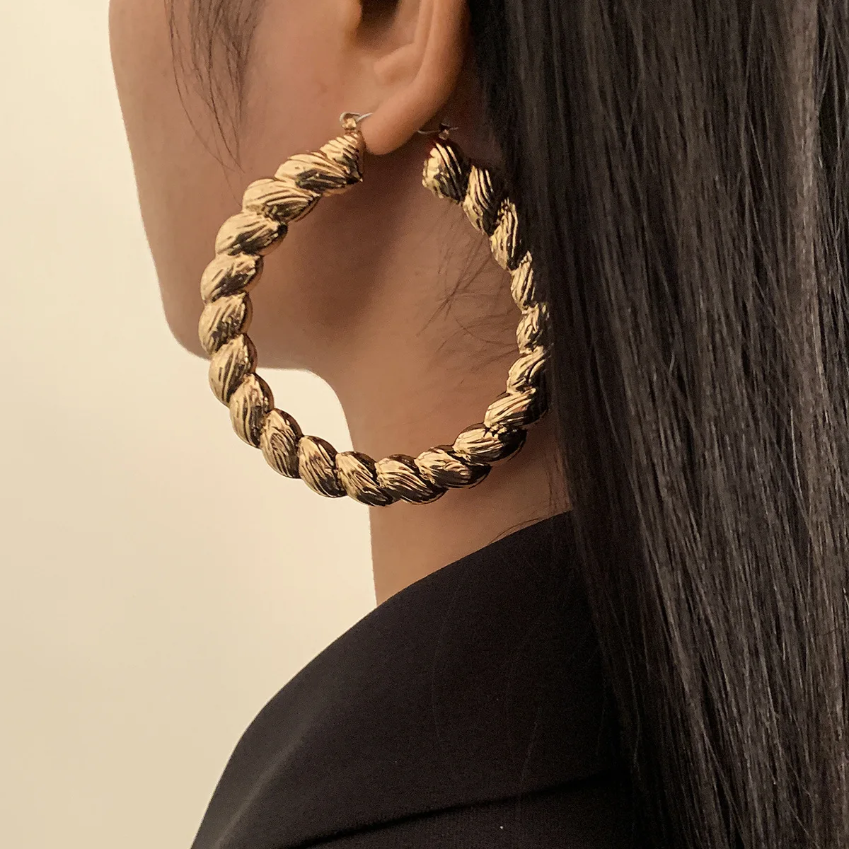 

Goth Big Hoop Earrings for Women Miami Thick Metal Gold Color Twisted New Design Loop Earrings 2021 Stud Trend Charm Jewelrey