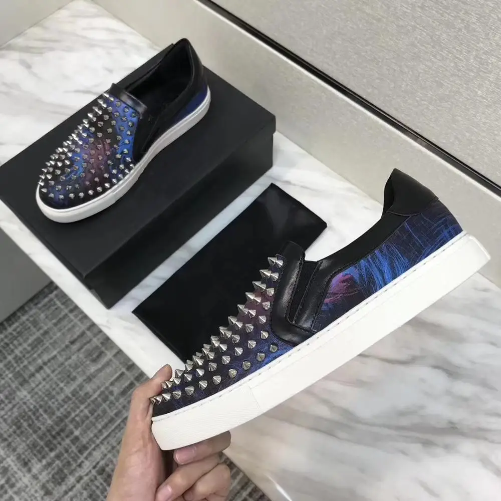 Повседневная мужская обувь модельные туфли на плоской подошве с заклепками