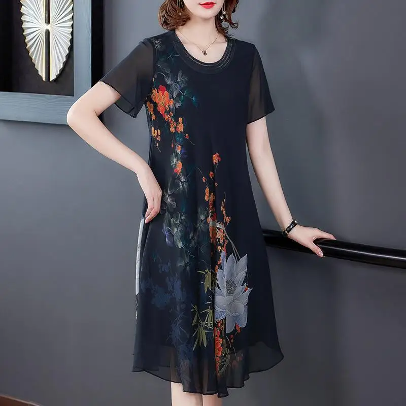 

COCOEPPS 4xl Big Size Women Silk Dress Plus Size Summer Floral Dress A-line Loose Beach Dress Short Sleeve Midi Vintage Vestidos