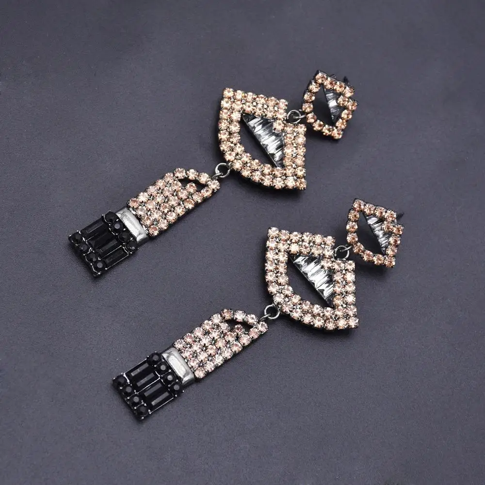 

Retro Colorful Rhinestone Mouth Lipstick Drop Earrings Bohemian Style Earrings For Women Fashion Wedding Party Jewelry Gifts