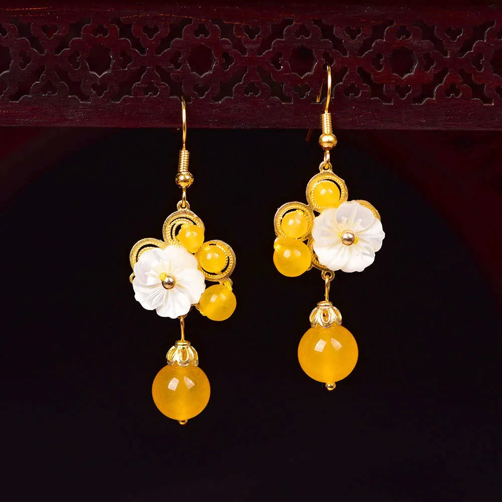 Темпераментарные маленькие свежие желтые серьги-подвески с кристаллами личные