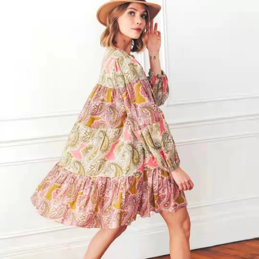 

Женское мини-платье с круглым вырезом и длинным рукавом