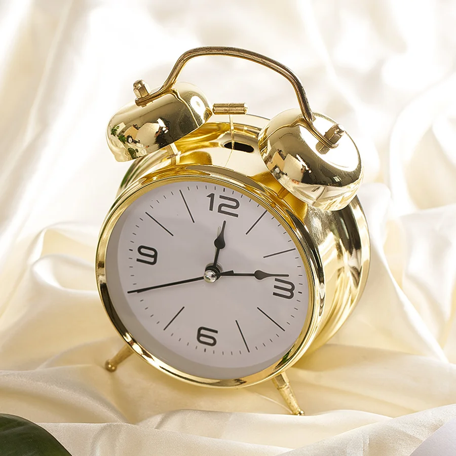 Металлический будильник в скандинавском стиле с повтором и светильник маленькие