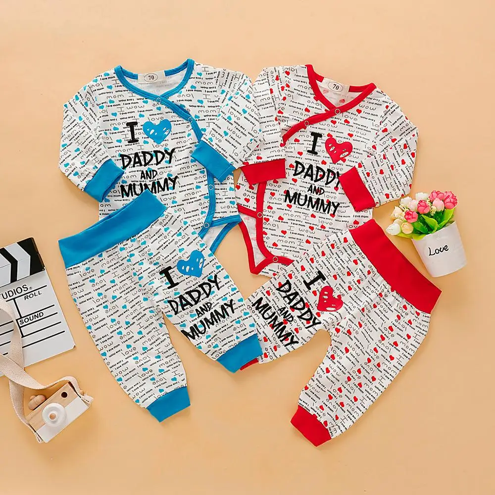 Одежда для маленьких мальчиков и девочек комбинезон с надписью Love Dad & Mom