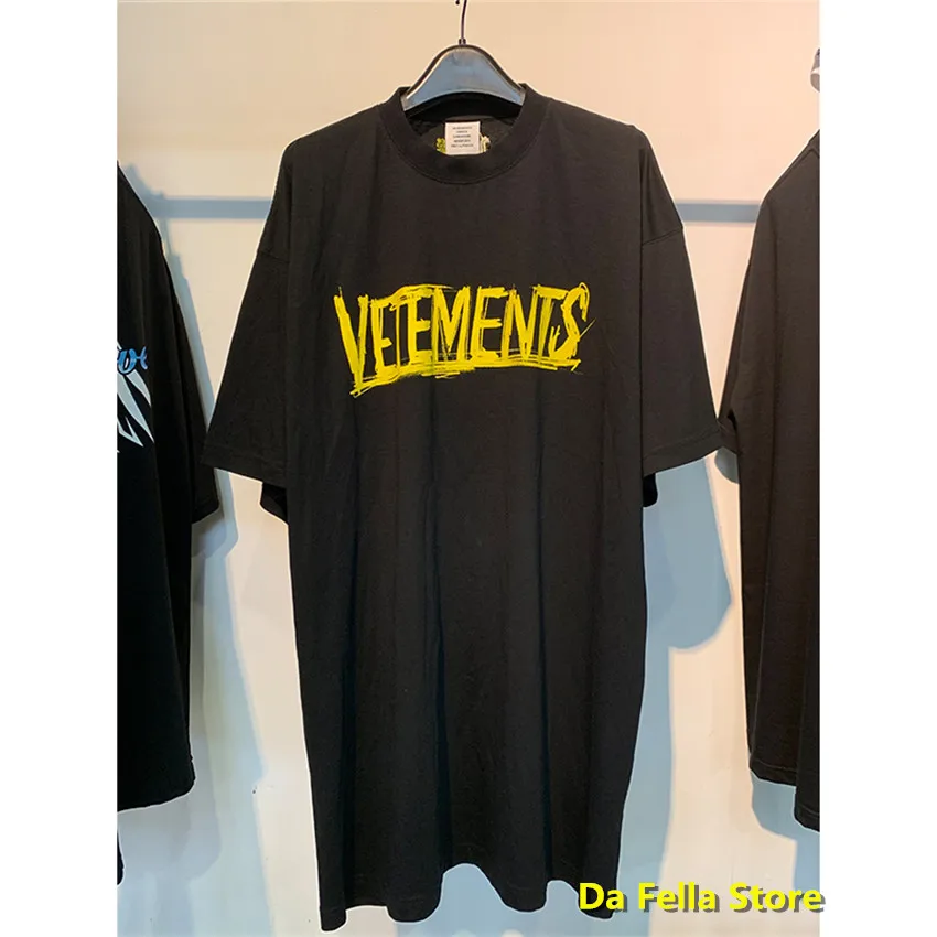 

VETEMENTS Black World Tour T-shirt New Men Women Yellow CITY Letters Logo Print VETEMENTS T-shirts High Quality Oversize VTM Tee