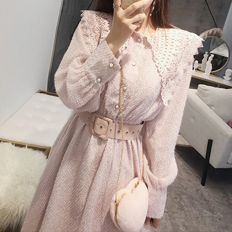 Женское платье с длинным рукавом розовое однобортное до середины икры